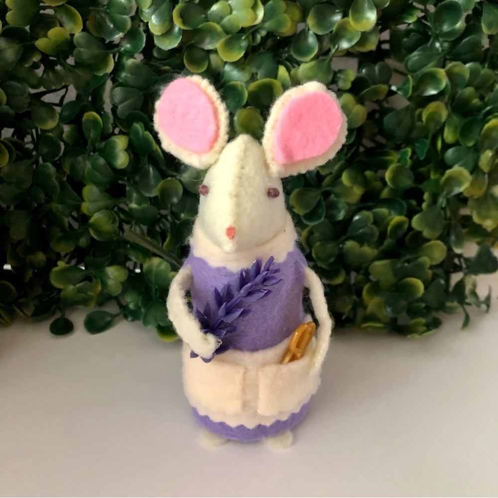 Garden Felt mouse Art Doll Purple Lavender pockets apron shears hand-sewn